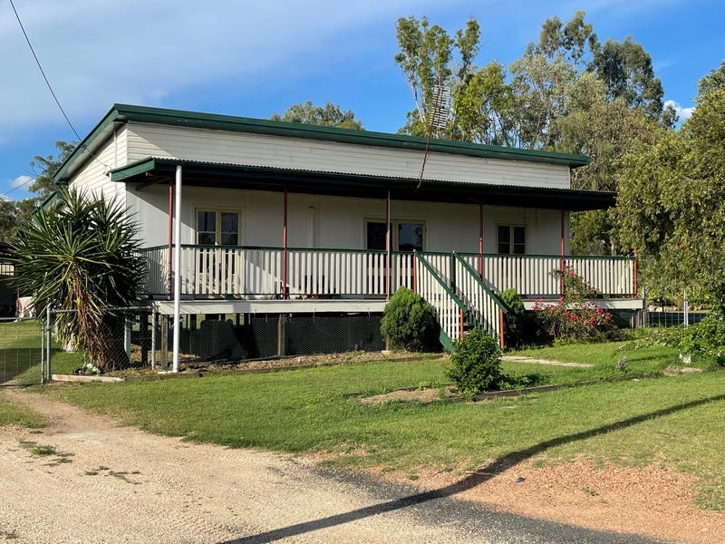 9 Malone Street, Texas, QLD 4385