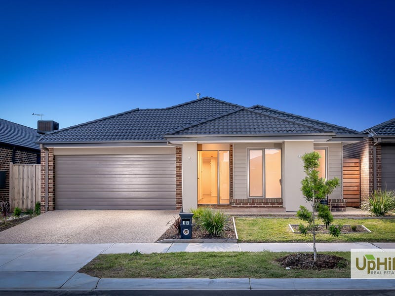 14 Walbrook Drive, Clyde North, VIC 3978