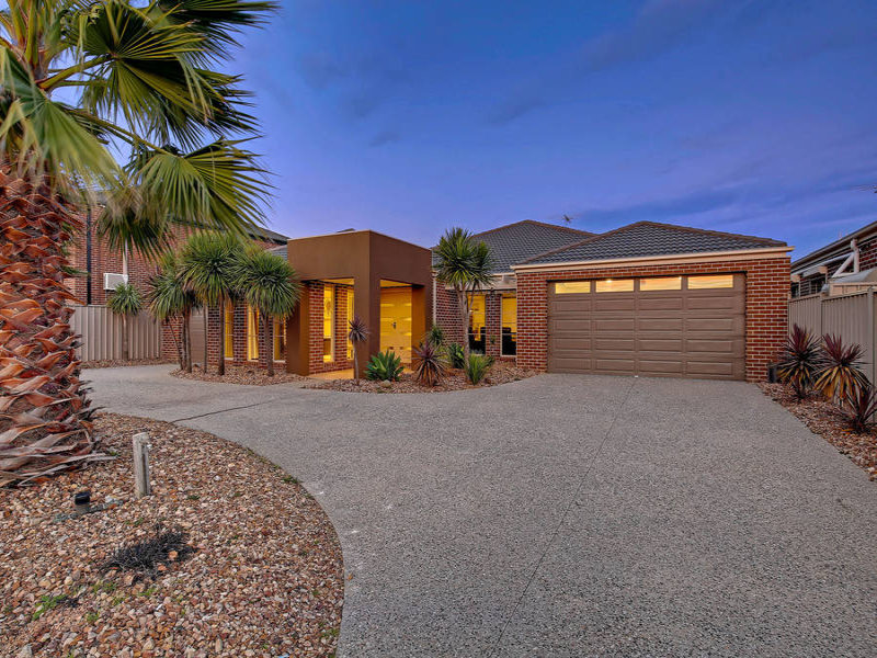 11 Montpellier Drive, Hillside, VIC 3037