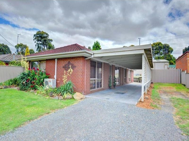 8 Melvyn Cres, Mount Clear, VIC 3350