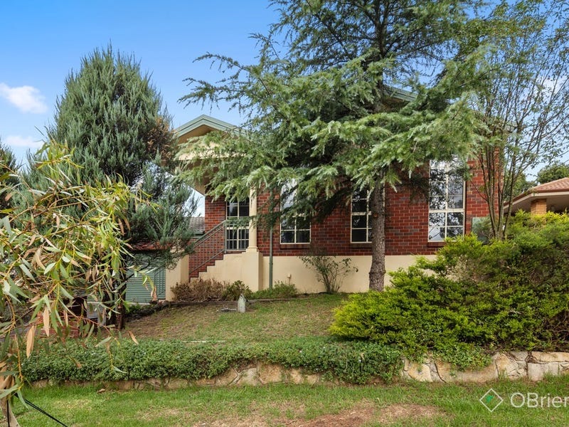 16 Allunga Parade, Berwick, VIC 3806