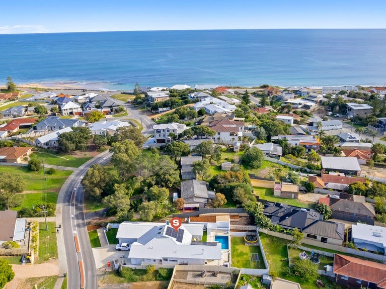 102 Leighton Road, Halls Head, WA 6210