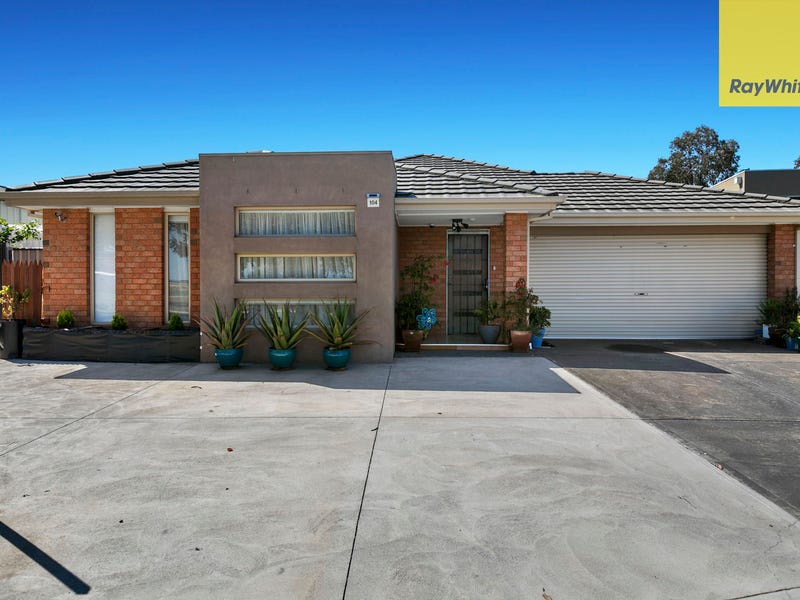 104 Tenterfield Drive, Burnside Heights, Vic 3023