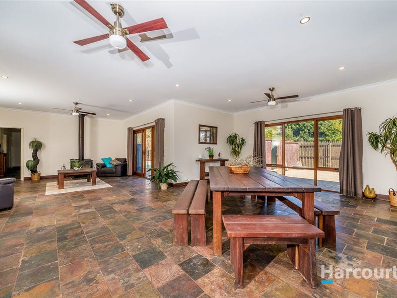 348 Meadowbrook Ramble, Bullsbrook, WA 6084 Property Details
