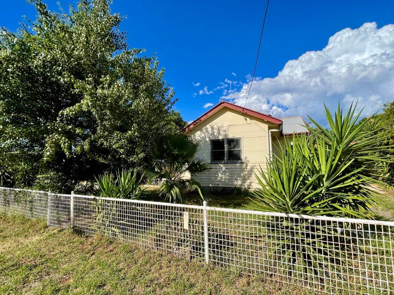 21 Derribong Street, Peak Hill, NSW 2869