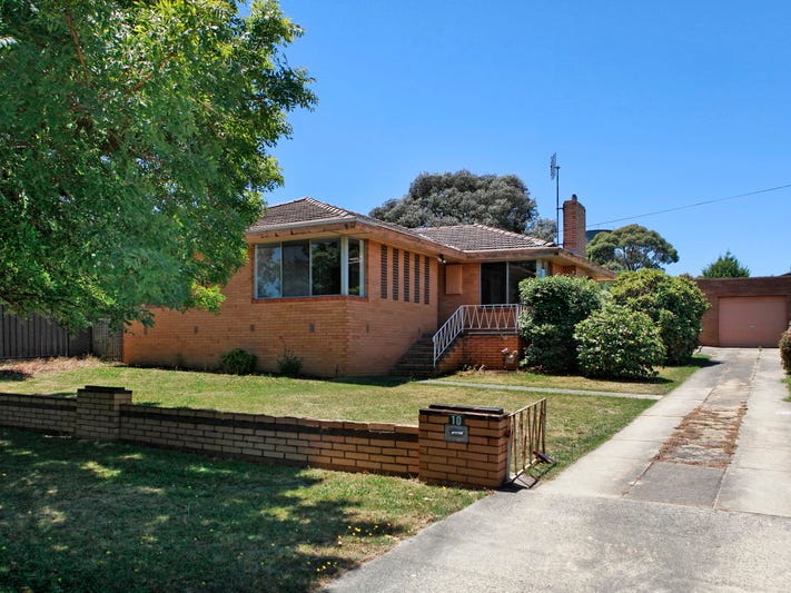10 Barton Street, VIC 3444