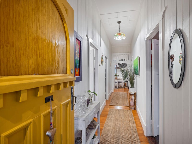 3 Hill Street, North Ipswich, QLD 4305