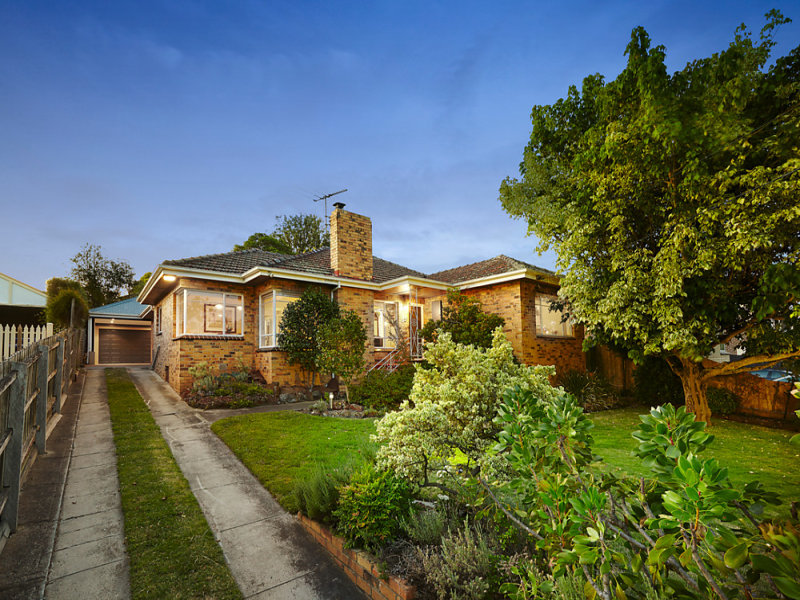 15 Morton Road, Burwood, VIC 3125