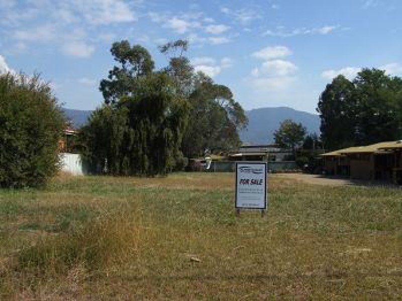 11 Wallace Street, Mount Beauty, VIC 3699