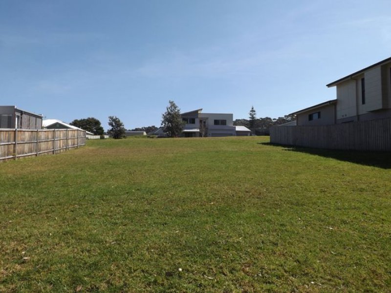 7 Bada Cres, Burrill Lake, NSW 2539