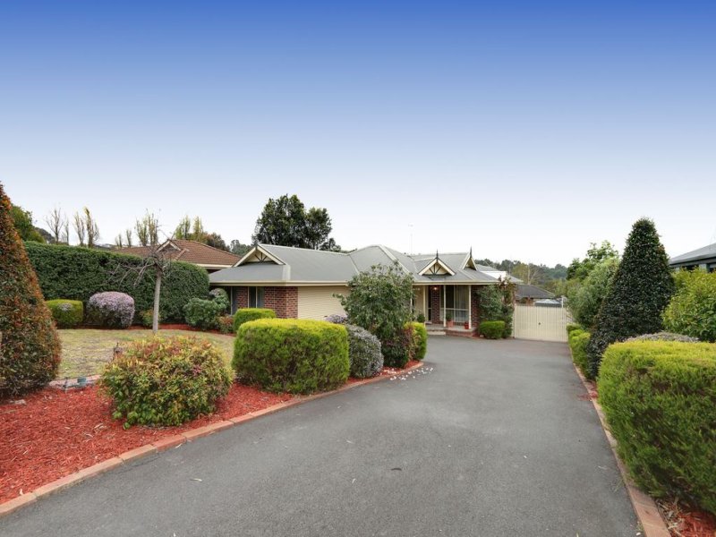 96 Lakeview Drive, Lilydale, VIC 3140