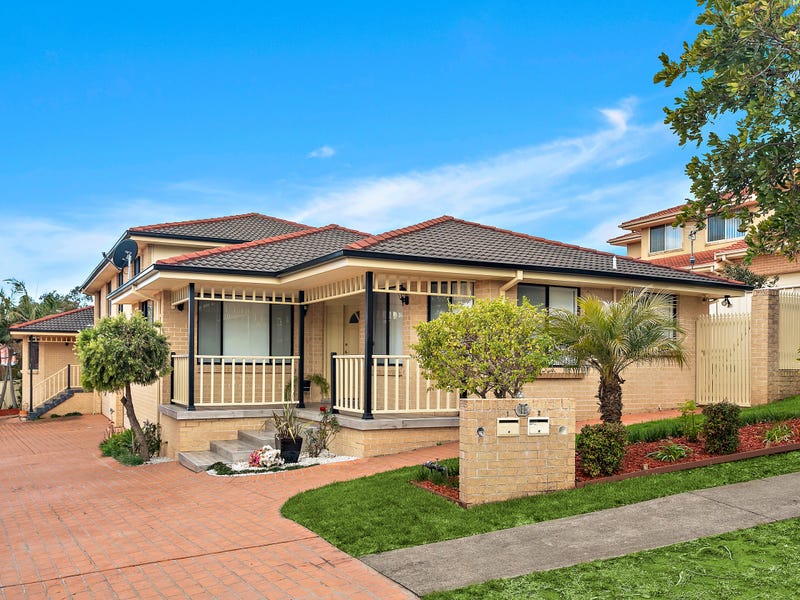 1/11 Eucumbene Avenue, Flinders, NSW 2529 Property Details