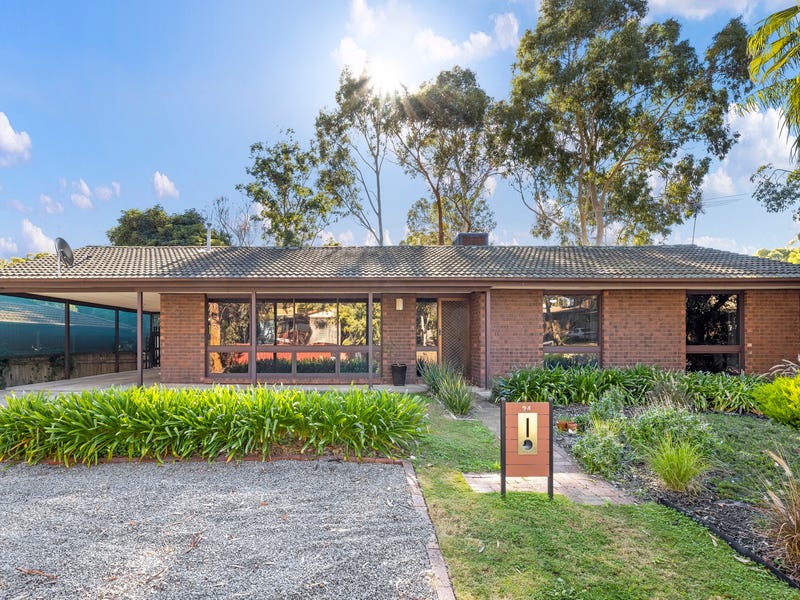 24 Iona Road, Aberfoyle Park, SA 5159