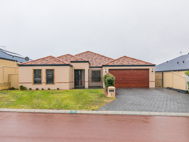 7 Geneva Heights Hocking WA 6065 Property Details