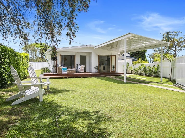 15 Cairns Avenue, Palm Beach, Qld 4221