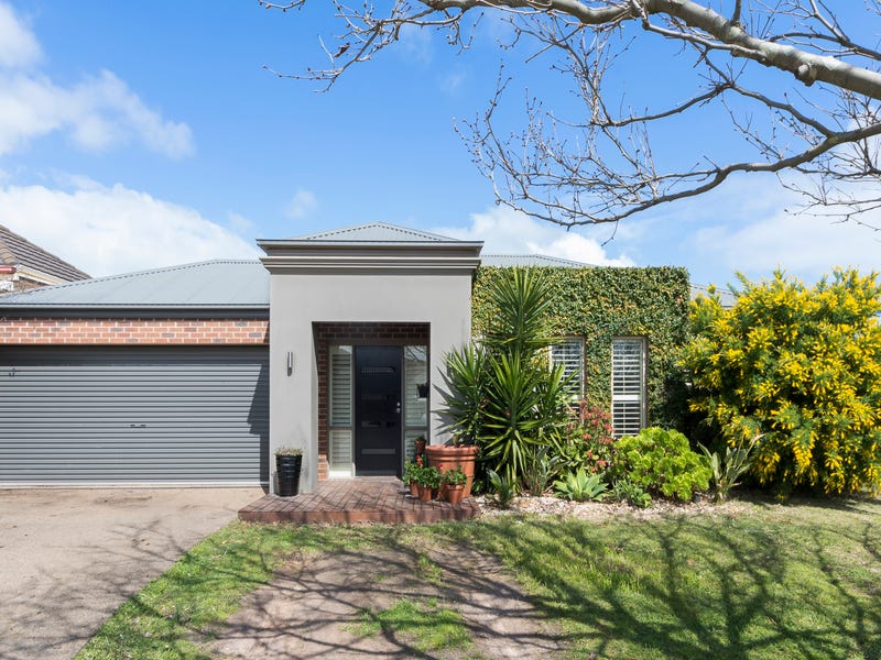 112 Maxwell Street, Mornington, Vic 3931 Property Details