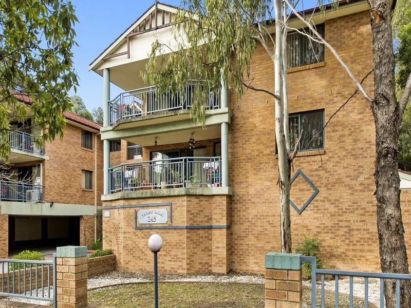 9/245247 Targo Road, Toongabbie, NSW 2146 Property Details
