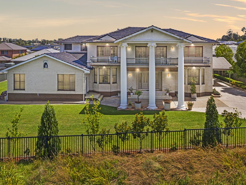 32 Tottenham Place, Glenfield, NSW 2167 Property Details