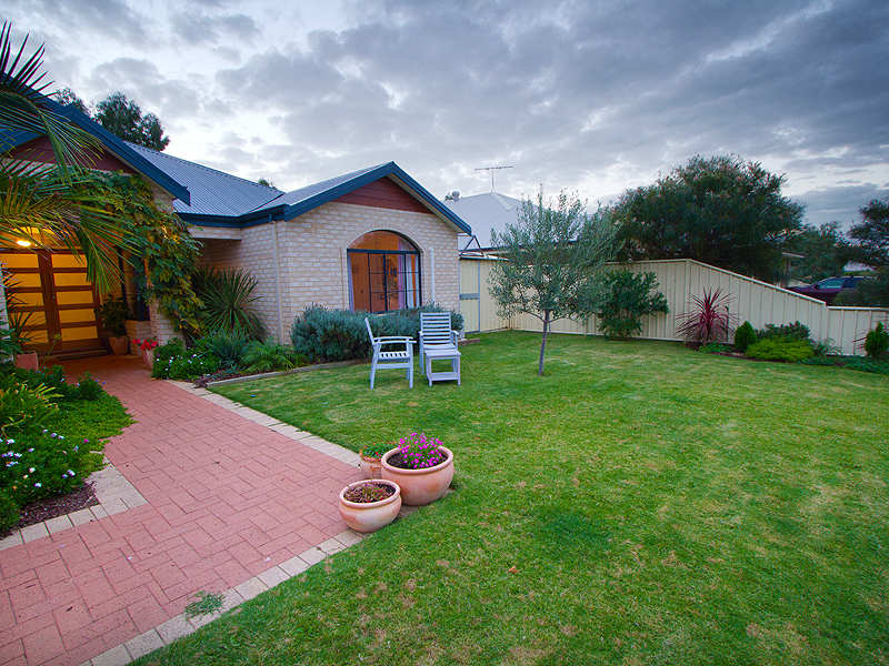 61 Amberley Loop, Dunsborough, WA 6281 Property Details