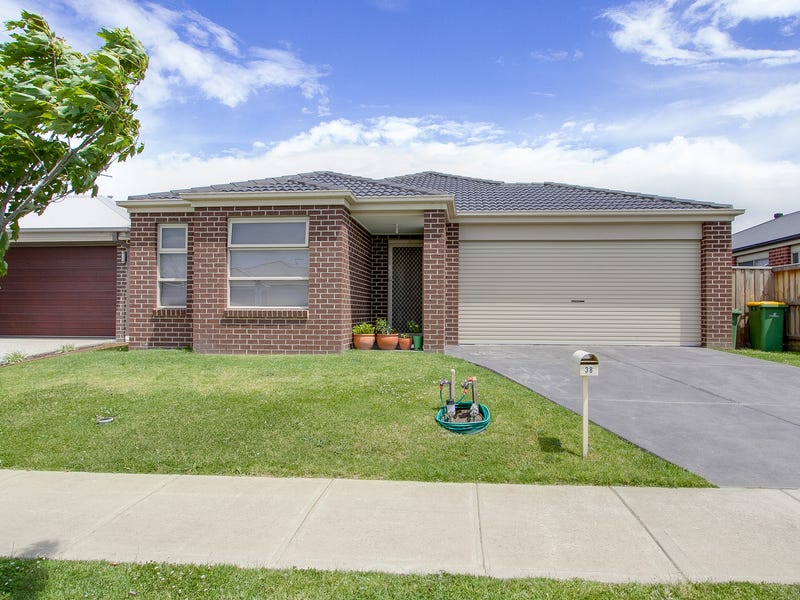 38 Denton Drive, Officer, VIC 3809