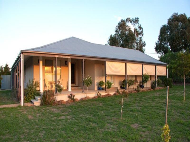 17 River Park Road, Cowra, NSW 2794 Property Details