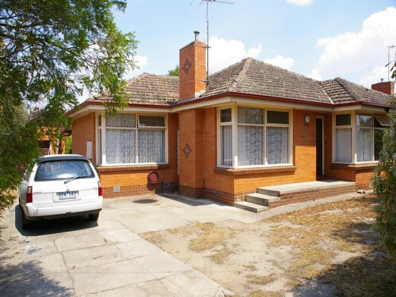 1025 Norman Street, Wendouree, Vic 3355 Property Details