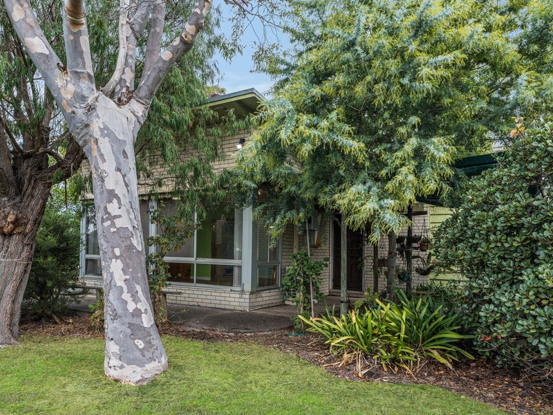 18 Dorothy Avenue, Belmont, Vic 3216 Property Details