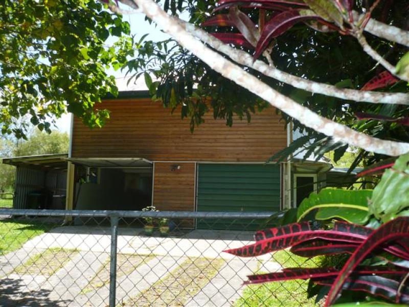 381 Flying Fish Point Road, Eaton, QLD 4860