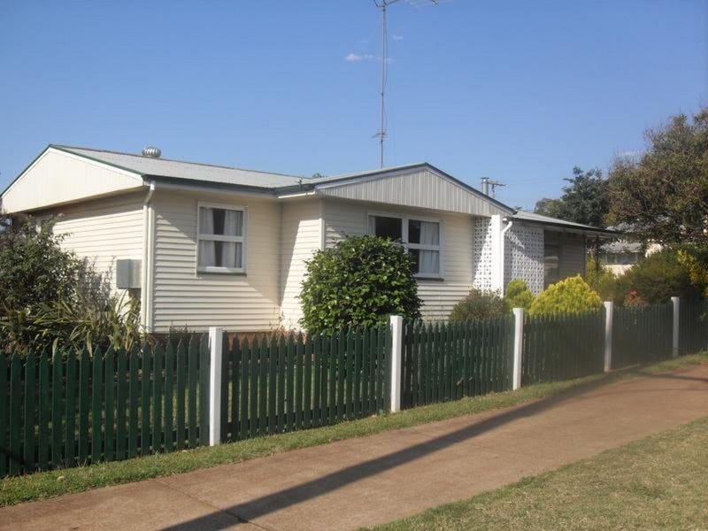 229 South Street, South Toowoomba, QLD 4350 - realestate.com.au