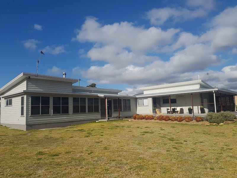 10 Margetts Street, Wallangarra, Qld 4383 Property Details