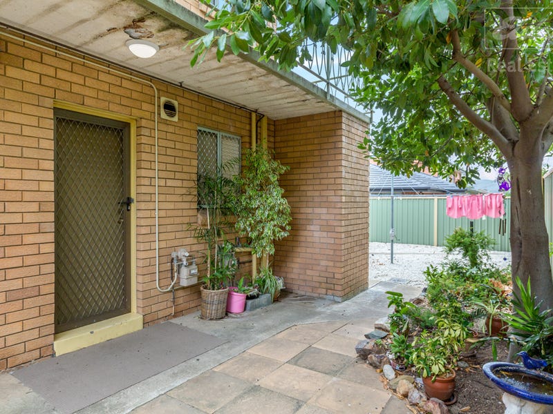 17/2 Donald Road, Queanbeyan, NSW 2620 Property Details