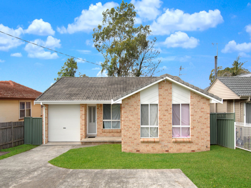 225 Princes Highway, Dapto, NSW 2530