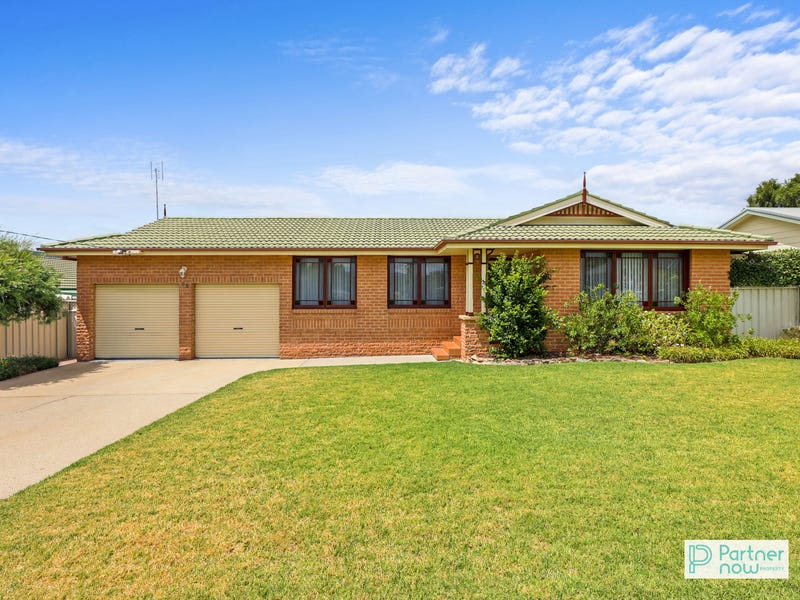 32 Chelmsford Street, Kootingal, NSW 2352 Property Details
