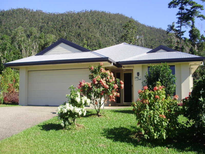 25 Pease Street, Tully, Qld 4854 Property Details