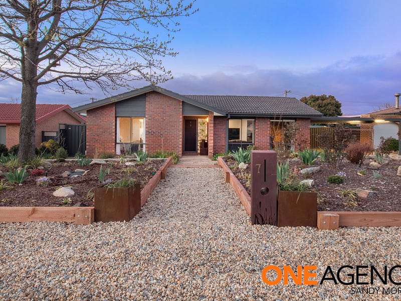 7 Parrabel Place, Isabella Plains, ACT 2905