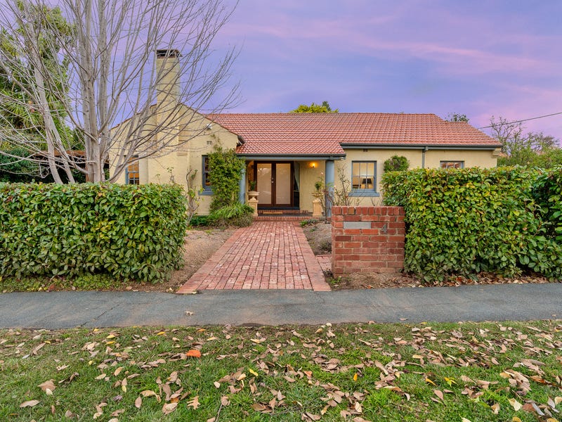 4 Belmore Gardens, Barton, ACT 2600