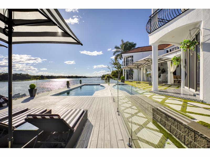 26 Staysail Cres, Clear Island Waters, QLD 4226
