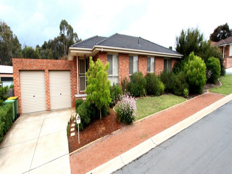 2 Rolfe Place, Queanbeyan, NSW 2620 Property Details