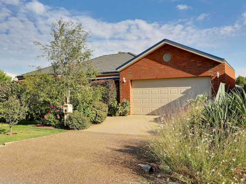 1 Winburn Avenue, Euroa, Vic 3666 Property Details