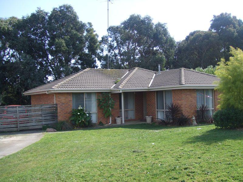 16 Adam Court, Drouin, VIC 3818