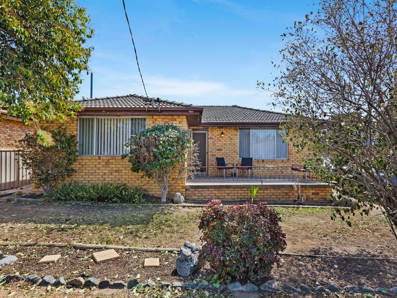 15 Larool Street South Tamworth Nsw 2340
