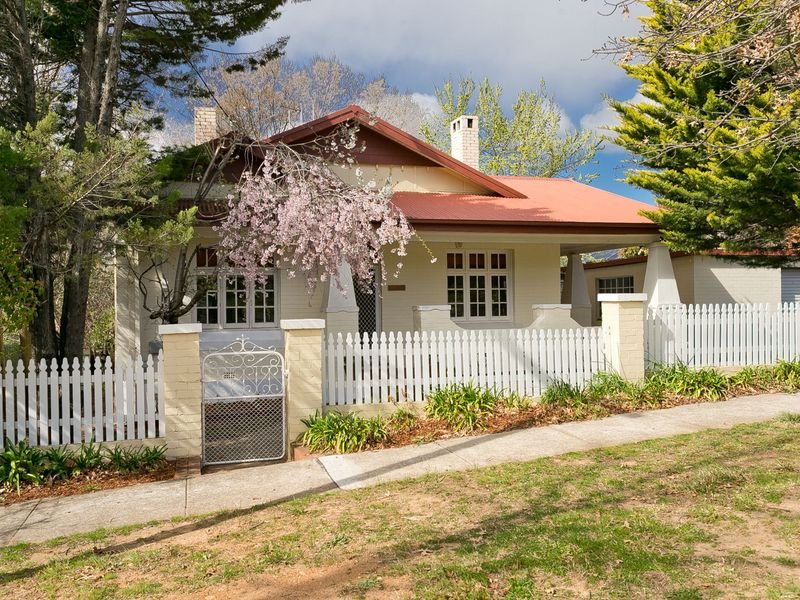 290 Crawford Street, Queanbeyan, NSW 2620 Property Details