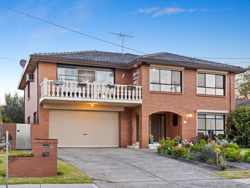 51 Wolverton Drive, Gladstone Park, VIC 3043
