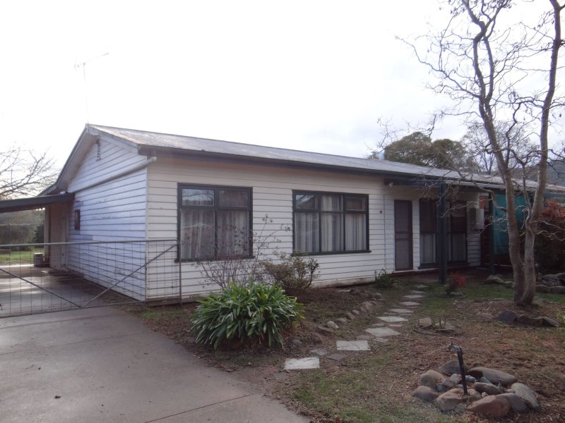 13 Bailey Street, Porepunkah, VIC 3740