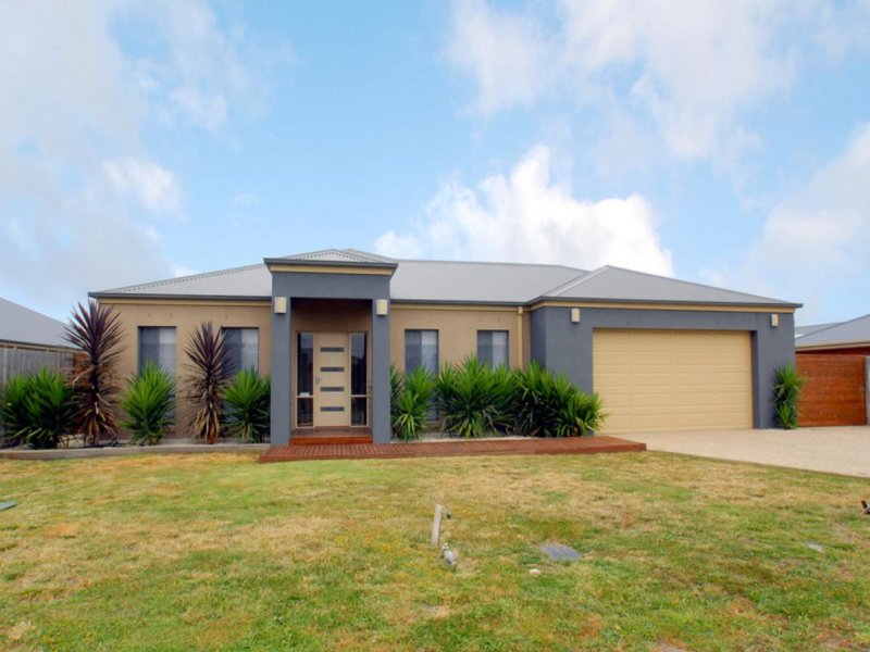 5 Makitti Close, Tooradin, Vic 3980 Property Details