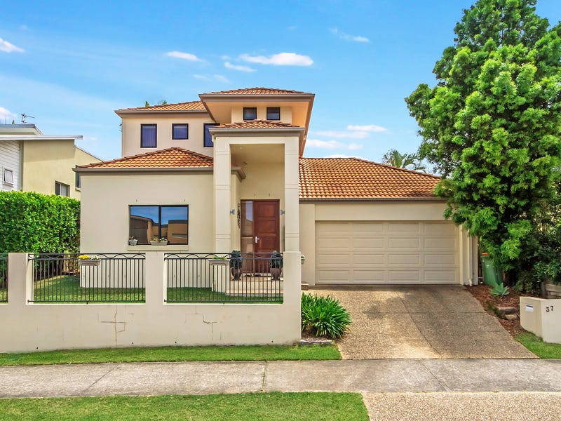 37 Bayswater Avenue, Varsity Lakes, QLD 4227