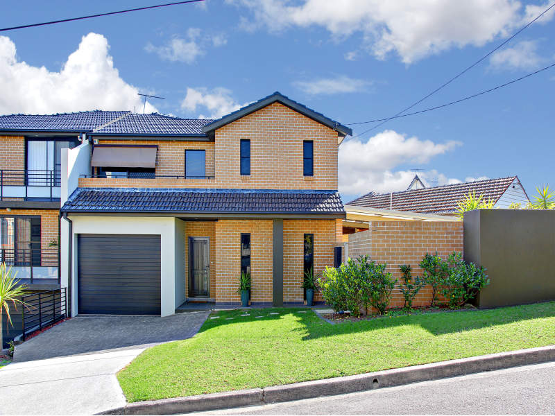 2 Steele Avenue, Revesby Heights, NSW 2212