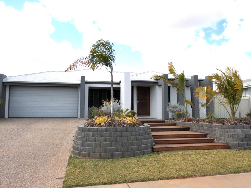 30 Brokenwood Street Emerald Qld 4720