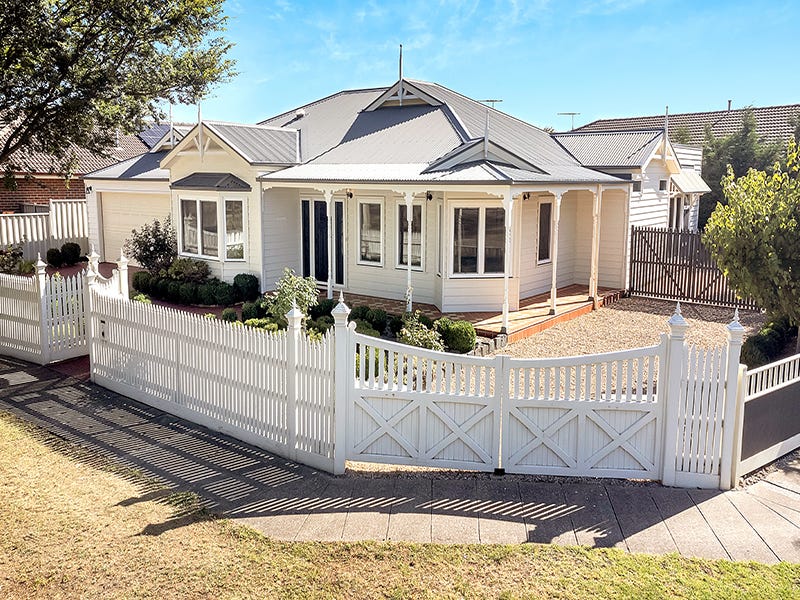 35 Golfview Drive, Craigieburn, Vic 3064 Property Details