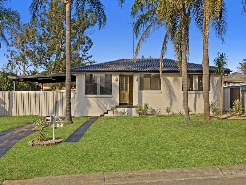 16 Lyrebird Cres, St Clair, NSW 2759